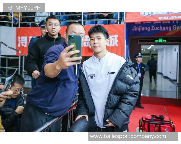 俄勒冈主场热情洋溢林葳球迷与同曦球迷齐聚一堂