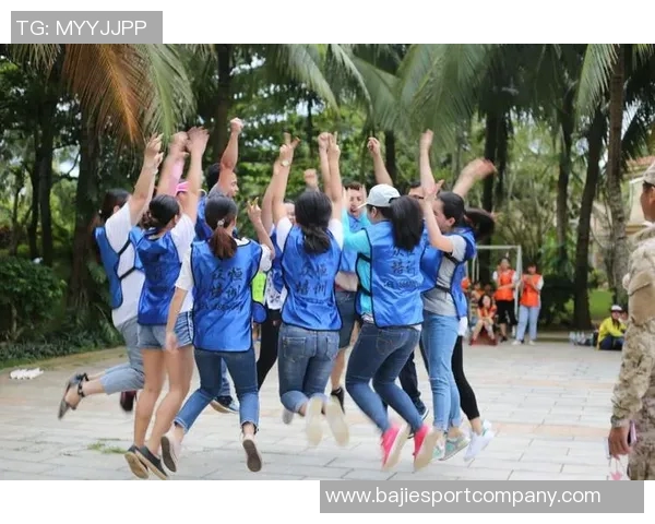 赛恩詹姆斯称赞克尼佩尔的球技与优势发挥能力展现团队合作精神