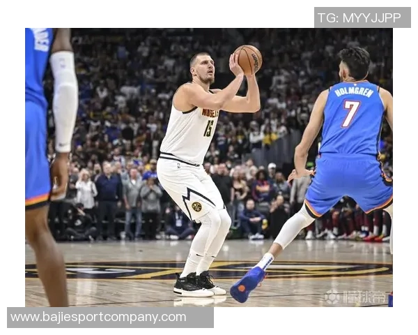 三球短暂出战15分钟高效表现三分球命中率50贡献11分2篮板3助攻