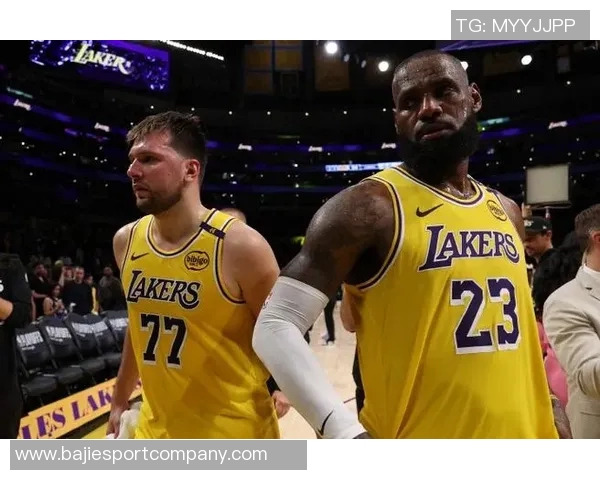 湖人主场球迷提前退场败给残阵太阳令人失望