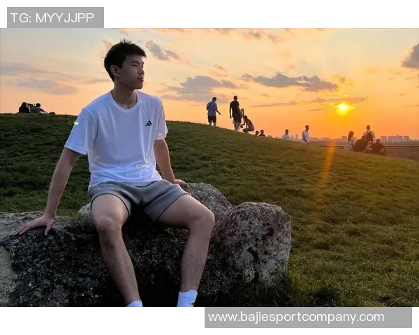 林葳加盟俄勒冈大学同曦团队发海报祝福你勇攀高峰不畏艰难